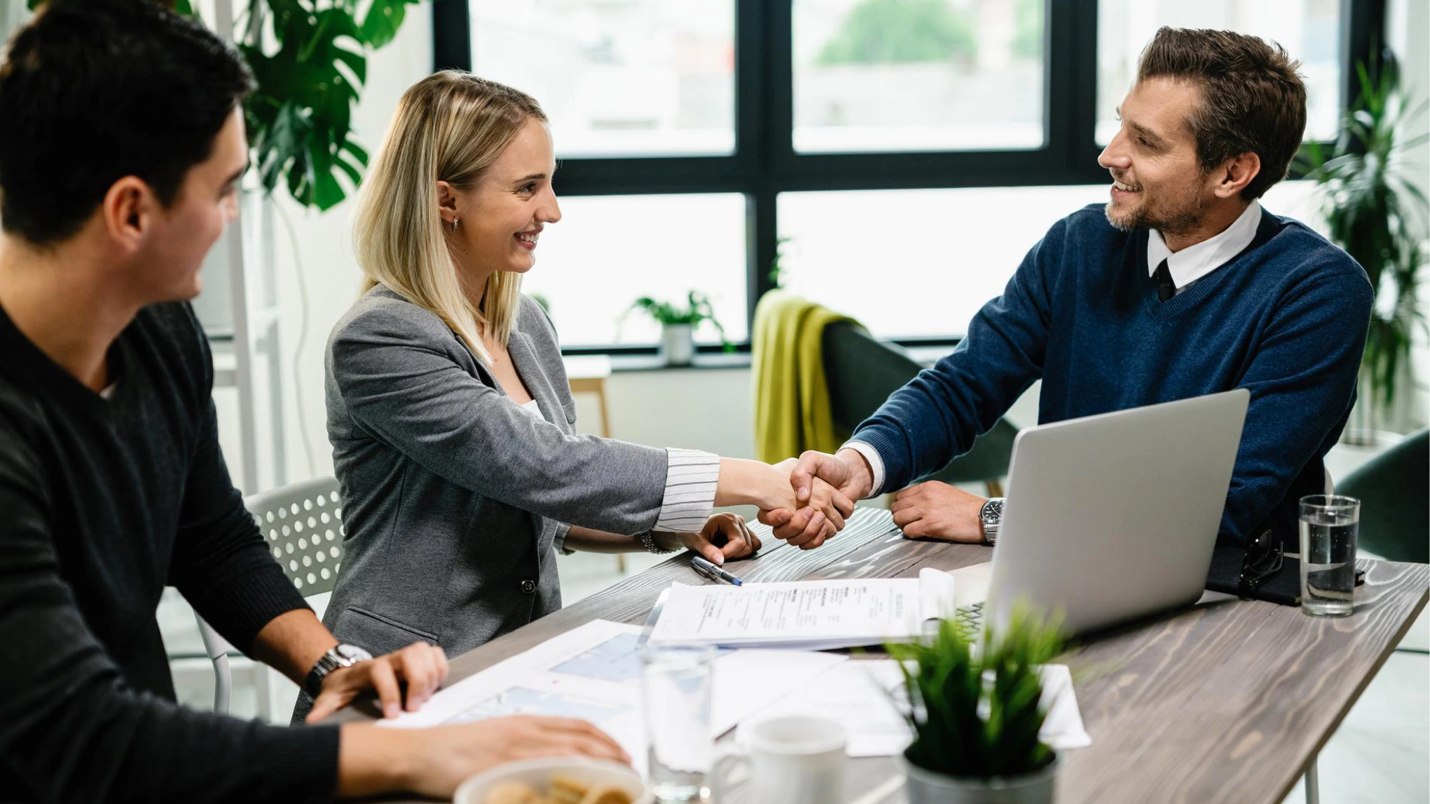 How to Hire a Dedicated Laravel Development Team? [The Definitive Guide for Startups]